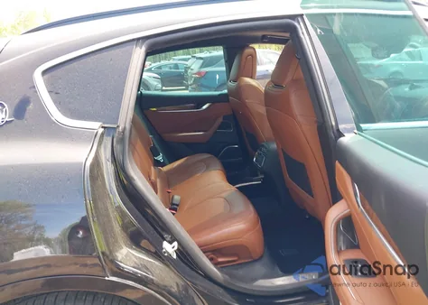 2017 Maserati Levante z USA, uszkodzony, nr VIN ZN661XUSXHX248138